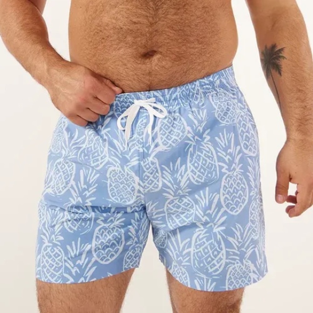 Chubbies Classic Swim Trunk The Thigh-napples Faded Blue Pineapple Small 5.5”